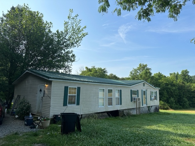 photo of a mobile home that has just undergone mobile home renovation